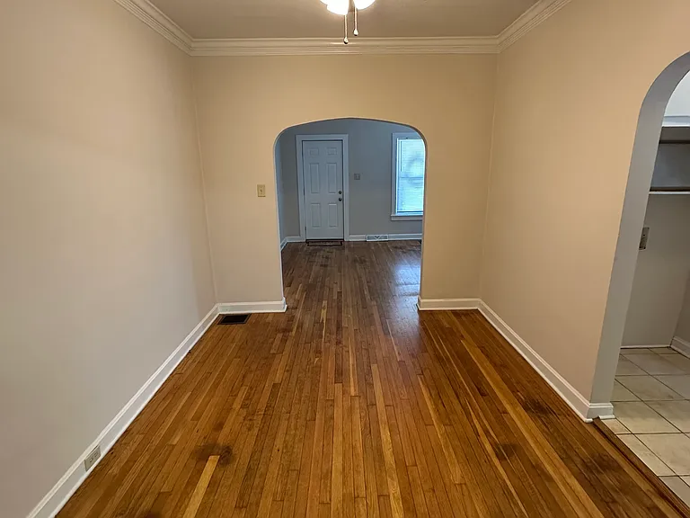 118 Lyons Dr — Photo 4