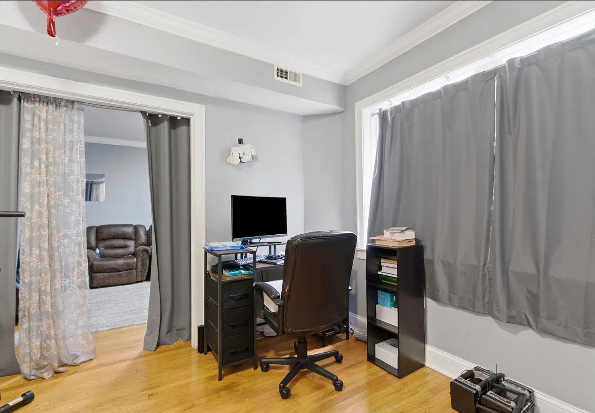 2 bed, 1200 sqft, $2,000 — Photo 4