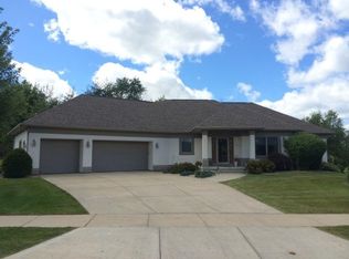 561 Concord Dr, Oregon, WI 53575