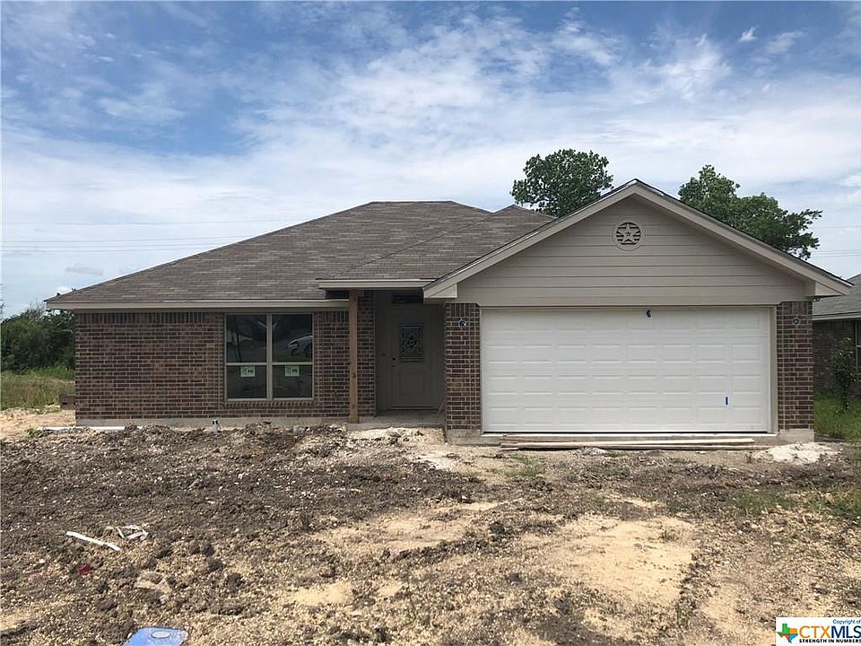 1st image of 401 Woods Dr