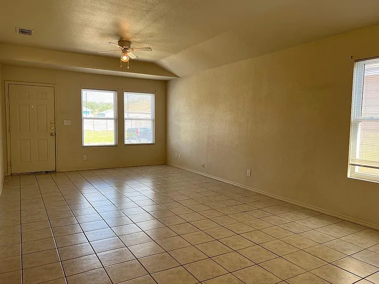 1210 Chaparral St #13B — Photo 10