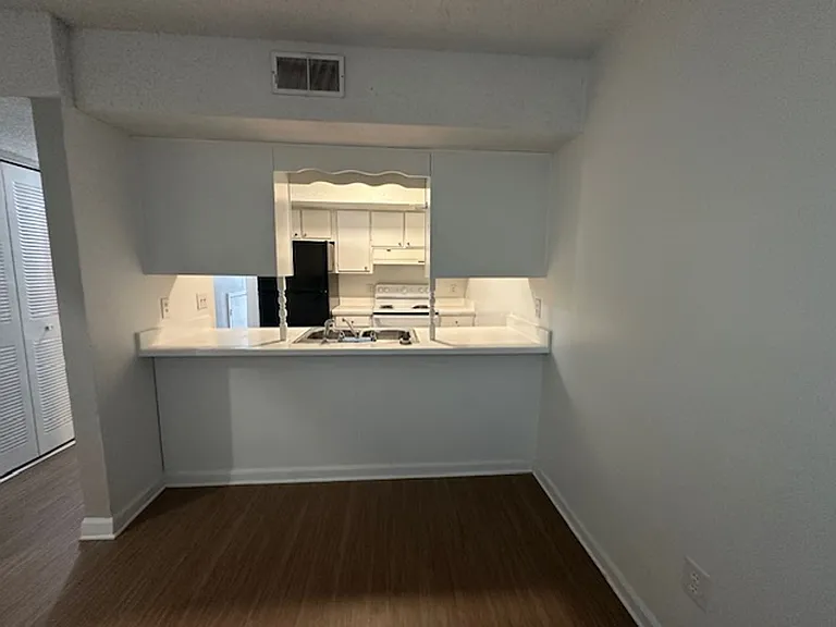 Oakview Townhomes — Photo 14