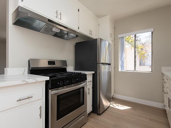4th image of 3742 S Bentley Ave APT 4