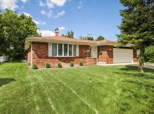 10324 W Courtland Ave, Wauwatosa, WI 53225