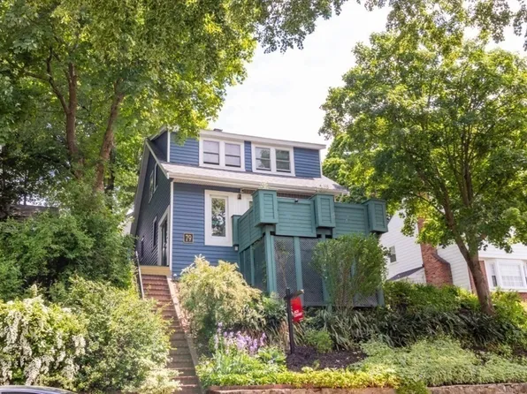 79 Redlands Rd, West Roxbury, MA 02132