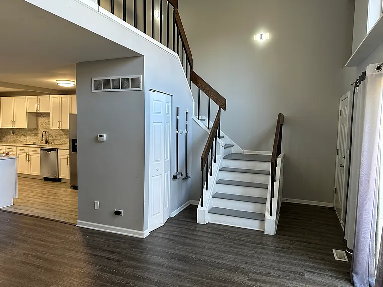 1032 Emerald Dr — Photo 8