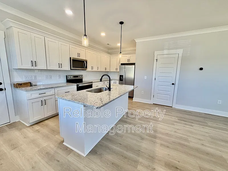 3 bed, 2.5 bath, $1,850 — Photo 4