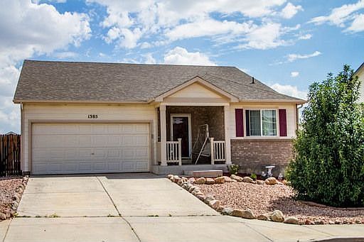 1st image of 1385 Legend Oak Dr