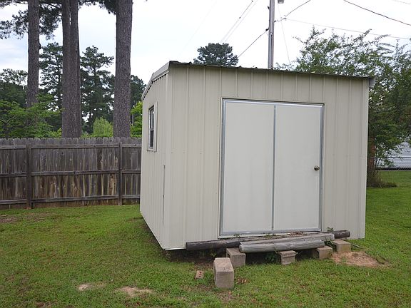 3rd image of 2508 Chaffin Ln