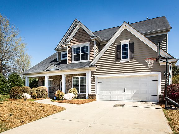 2nd image of 405 Elizabeth Valley Ln
