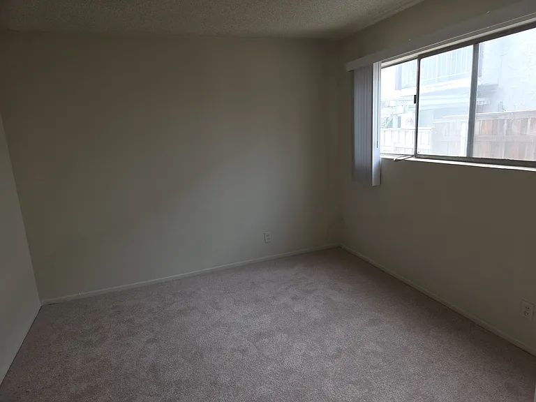 928 W Huntington Dr #14 — Photo 5