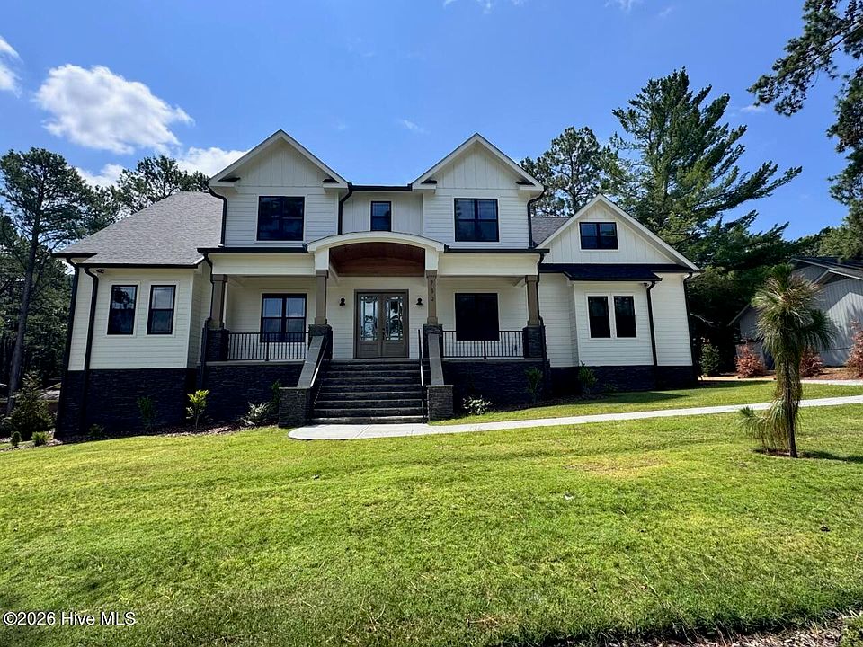 1st image of 730 Diamondhead Drive S