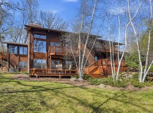 985 Cliff Rd, Eagan, MN 55123