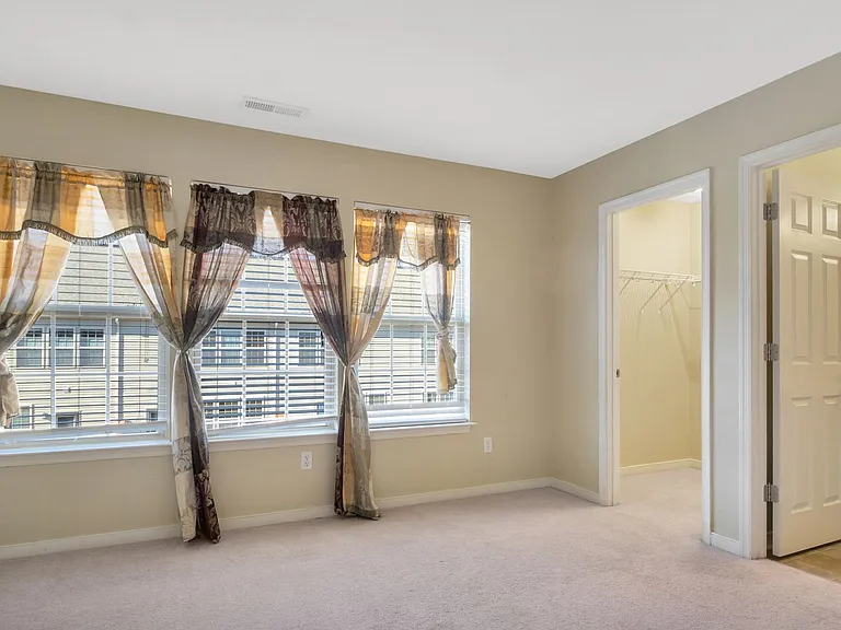 50 Transit Ln — Photo 31