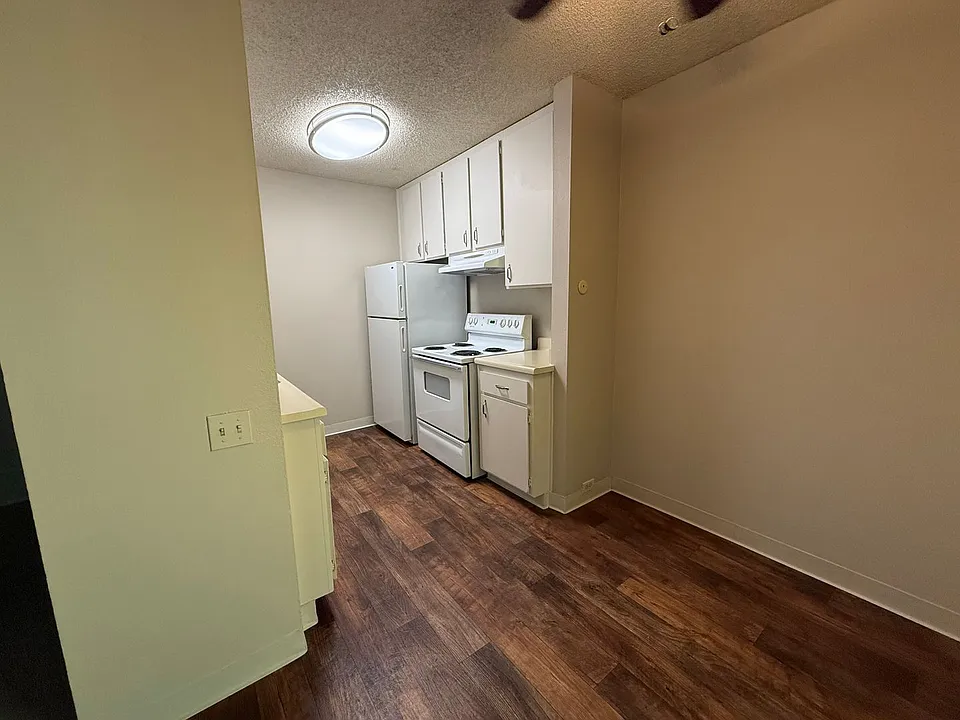 Near Everything, All Amenities! 1616 Q Street, Camellia Court Apartments