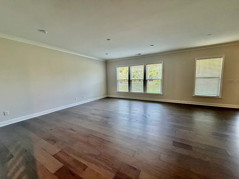 11212 Glasden Rd — Photo 11