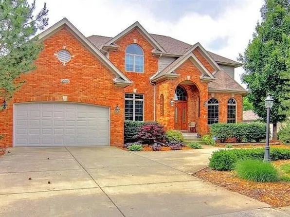 2010 Maplewood Cir, Highland, IN 46322