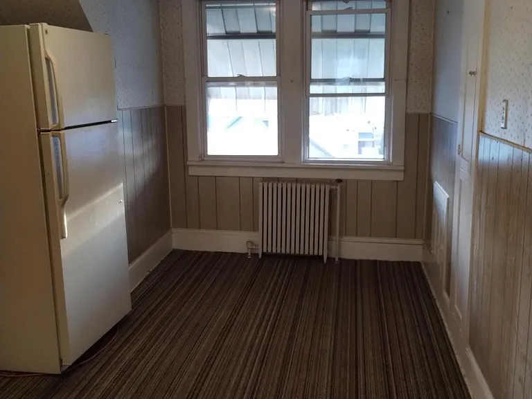 231 E Front St #D — Photo 2