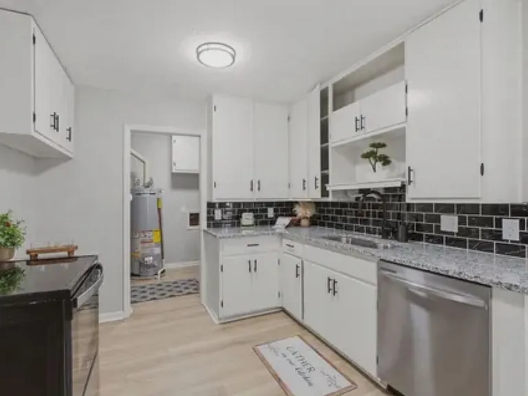 1233 Money St — Photo 9