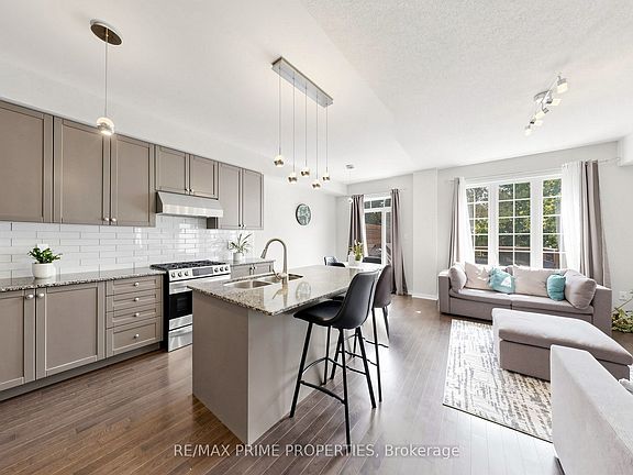 4th image of 11 Keenlyside Ln