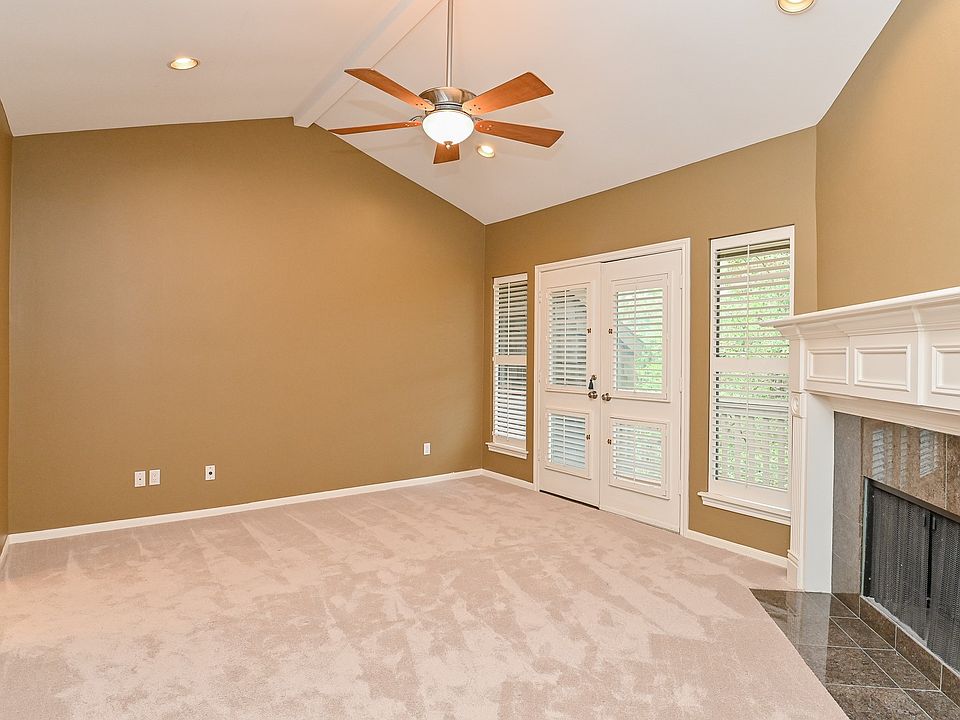 1st image of 294 Sugarberry Cir #294
