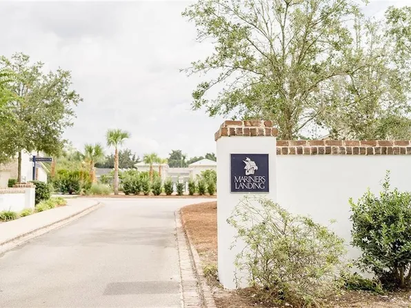 305 Mariners Cir, Saint Simons Island, GA 31522