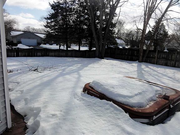 4th image of 1358 Albany Ln