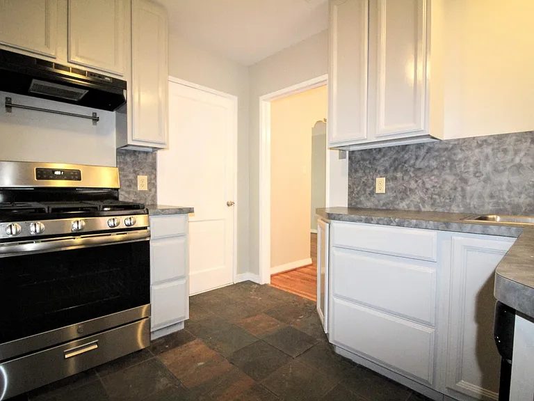 10415 Losa Dr — Photo 13