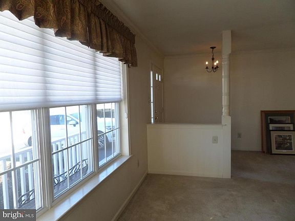 3rd image of 772 W Glenview Dr