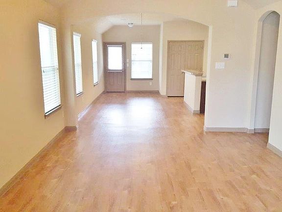 3rd image of 5754 Long Arbor Ln