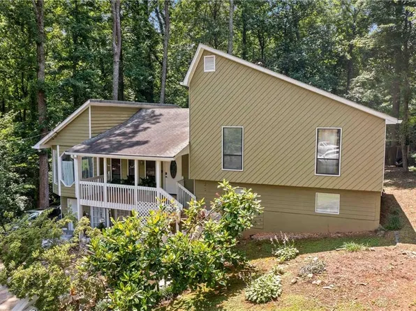 592 Ferry Creek Ct, Acworth, GA 30102