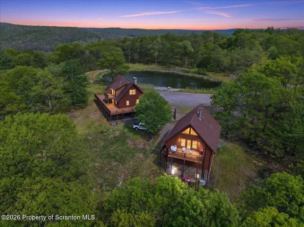 1 Green Mountain Pl, Roaring Brook Township, PA 18444