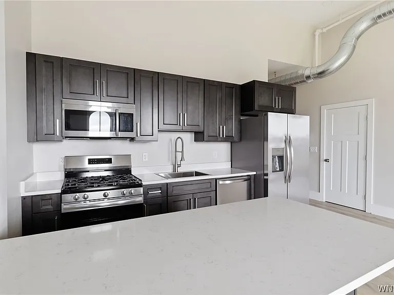 136 Seneca St — Photo 16