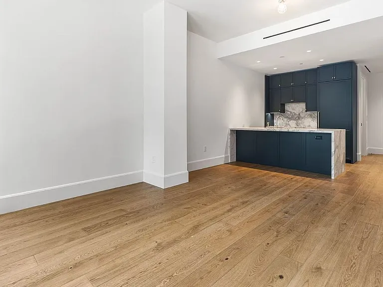 525 6th Ave #2A — Photo 3