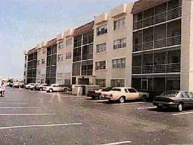 1st image of 1502 S Lakeside Dr APT 409N