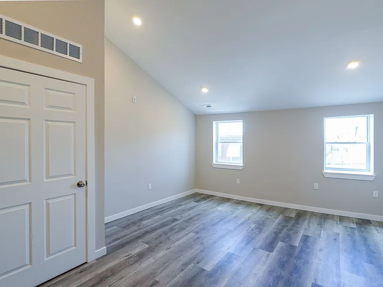 1335 S 8th St — Photo 5