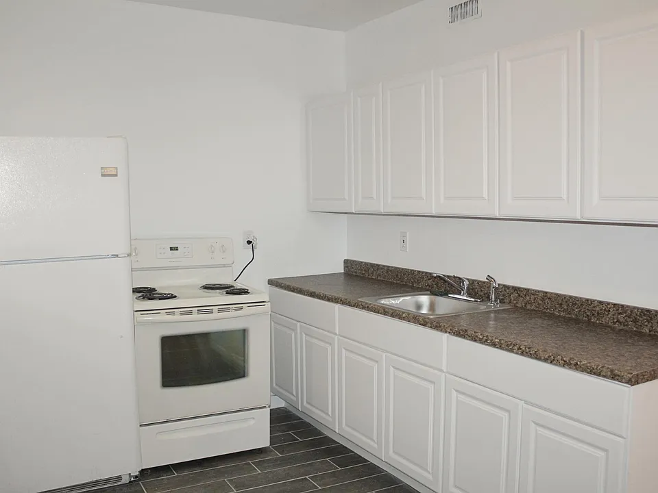 526 Mountain Ave #2