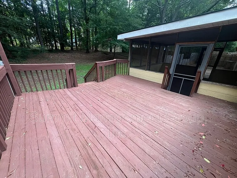 916 Curry Cir SE — Photo 33
