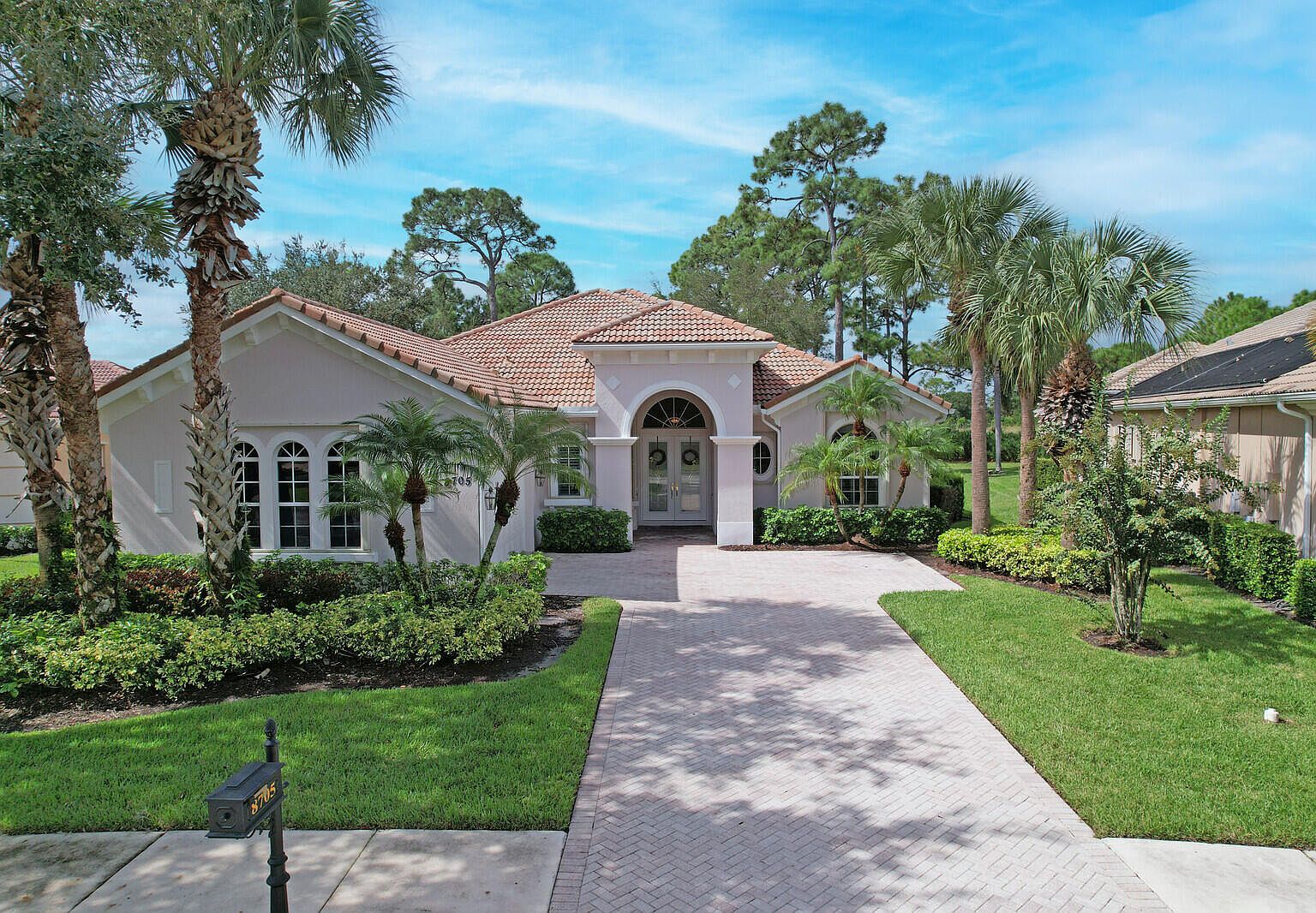 8705 Tompson Point Road