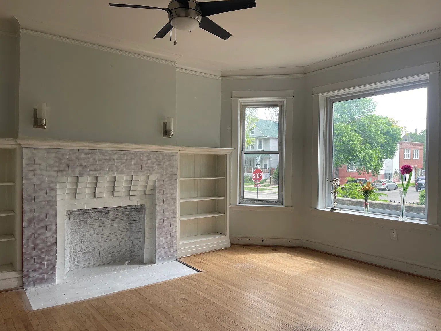 2 bed, 1000 sqft, $2,000 — Photo 2