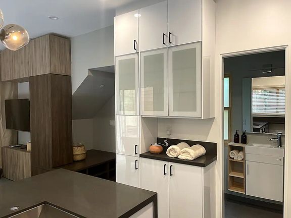 3rd image of 580 Hermes Ave #1