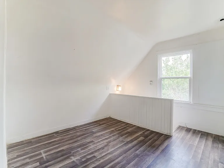 1768 Williams Ave — Photo 32
