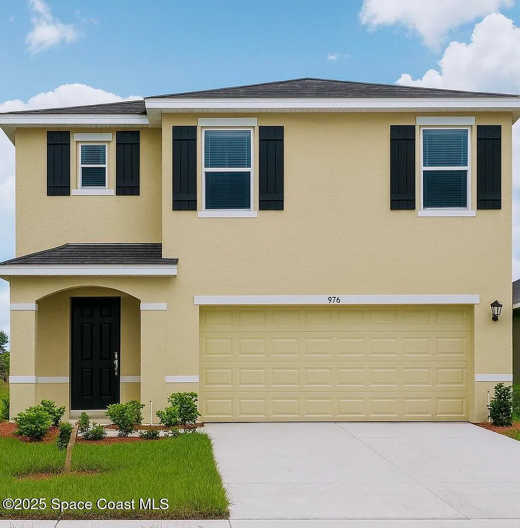 5 bed, 3.0 bath, 2466 sqft, $2,950 — Photo 1
