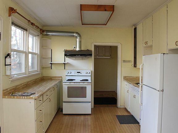 5th image of 8931 117th St NW