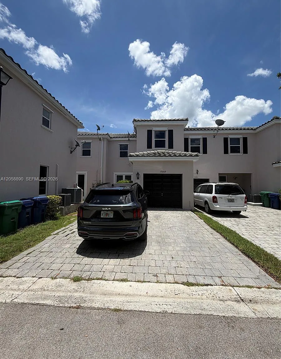 Kendall Commons Residenti — Photo 4