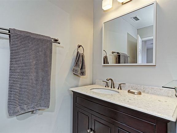 4th image of 5240 Quince St