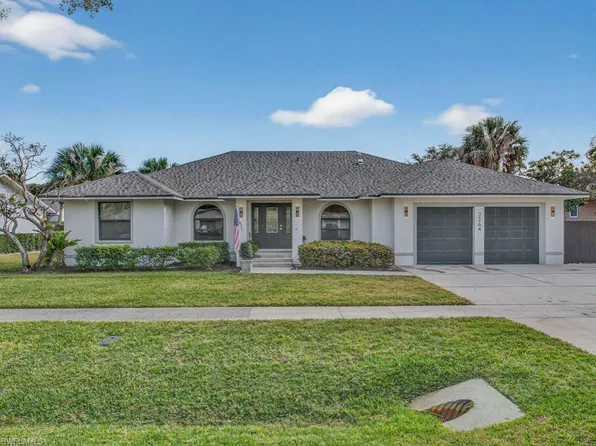 2264 Outrigger LN, NAPLES, FL 34104