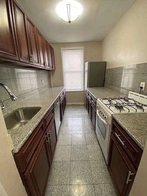 1st image of 14943 35th Ave APT 5K