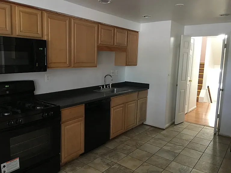 7008 Braddock Mews Pl — Photo 10