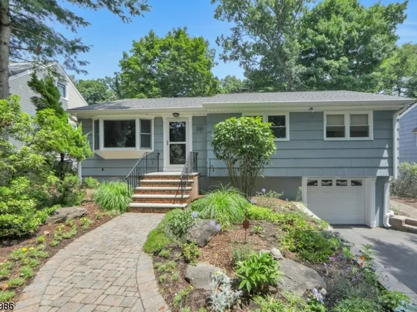 201 Hiawatha Blvd, Oakland Boro, NJ 07436
